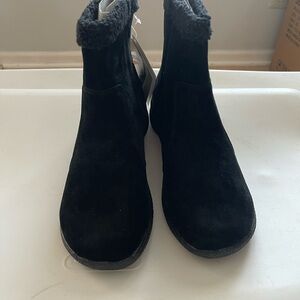 Propet Black Suede Ankle Boots with Faux Fur Collar